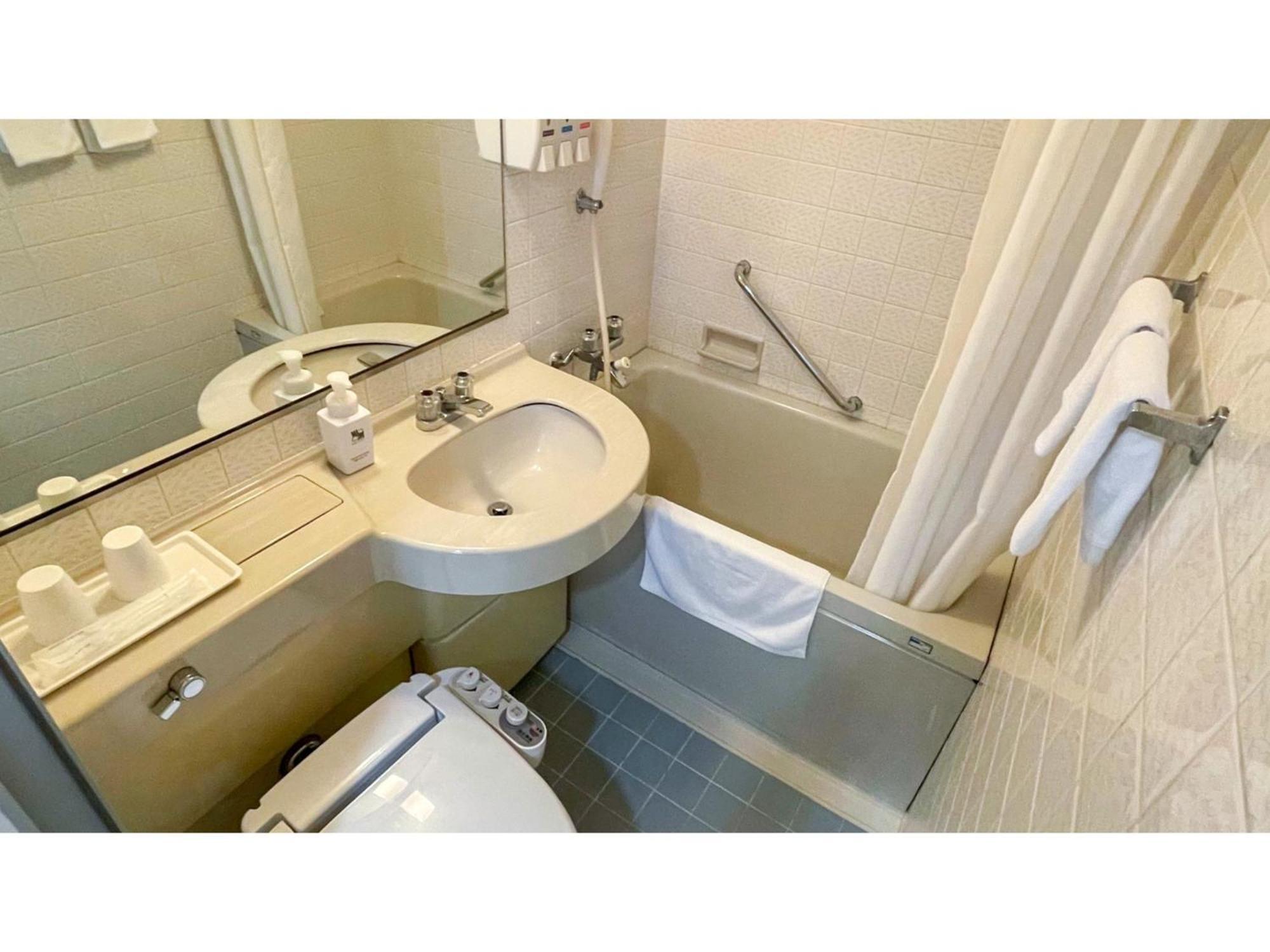 Takatsuki W&M Hotel - Vacation Stay 48546V Екстер'єр фото